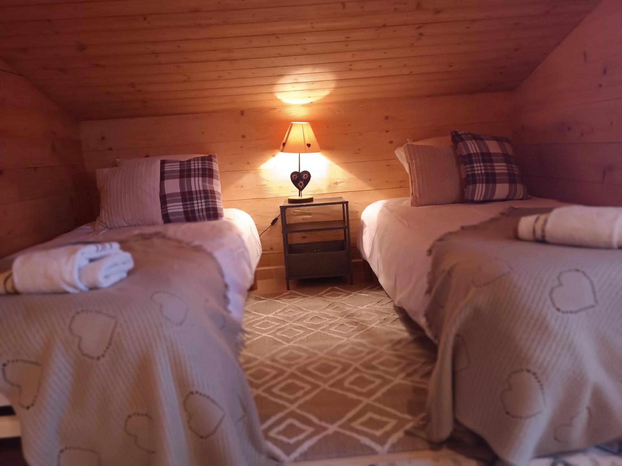 Charming Family Chalet For 8 People, With Private Hot Tub Les Clefs Exterior foto